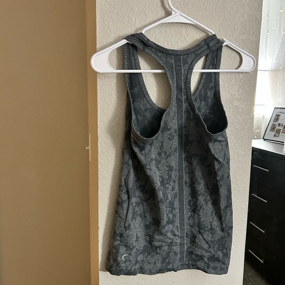 Zyia Active Seamless Racerback Athletic Tank Top: Grey Splash Camo Camouflage s - Picture 4 of 6